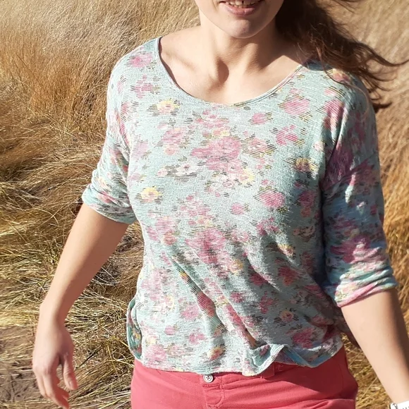 Open-back Floral Sweater - Picture 3 of 7